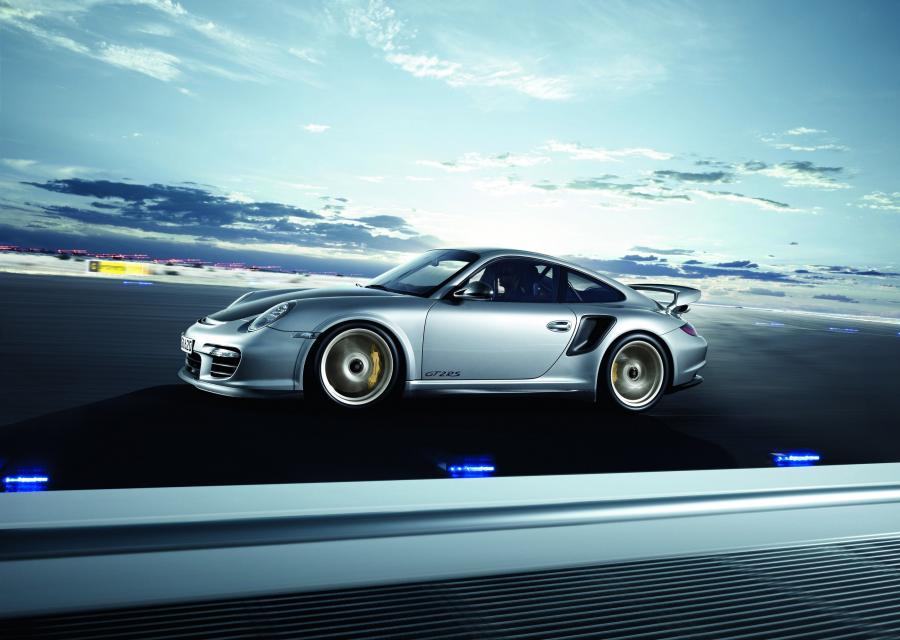  Porsche 911 GT2 RS 2010 года  (фото 9 из 12)